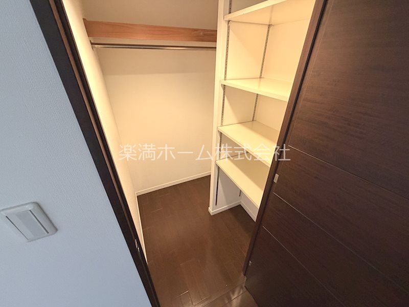 収納　ウオークインクローゼット♪