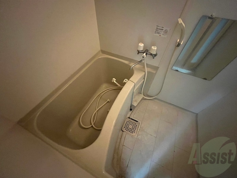 バス・シャワールーム　お風呂になります。一日の疲れを癒してくださいね。