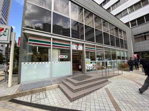 コンビニ　セブン-イレブン 大阪南本町２丁目店（コンビニ）まで77m