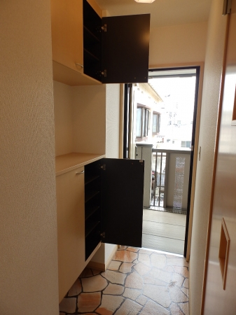 玄関　落ち着いた玄関です