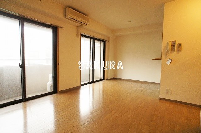 居室・リビング　開放感のあるゆったりとしたお部屋です♪