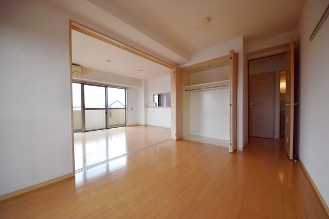 居室・リビング　フローリング★