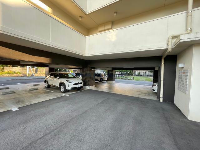 駐車場　駐車場