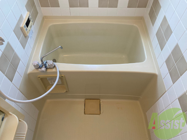 バス・シャワールーム　お風呂はこちらです。十分な広さが取れておりますね