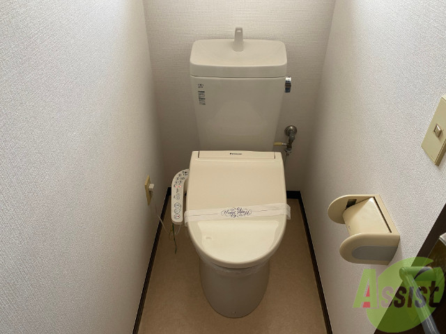 トイレ　トイレにはウォッシュレットが付いておりますね