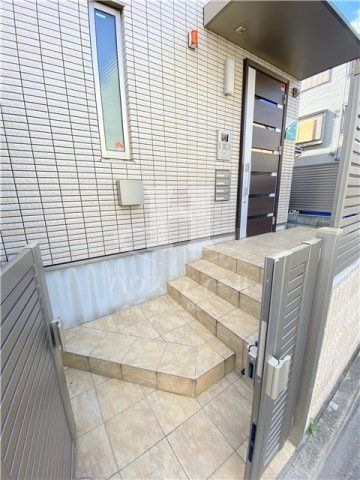 エントランス　清潔なエントランスです