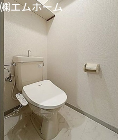 トイレ　温水洗浄便座付トイレ