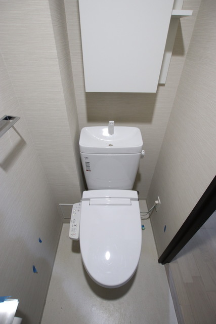 トイレ　洗浄便座の付いている快適なトイレです♪