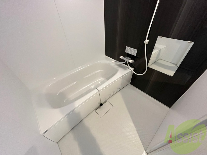 バス・シャワールーム　お風呂になります。一日の疲れを癒してくださいね。