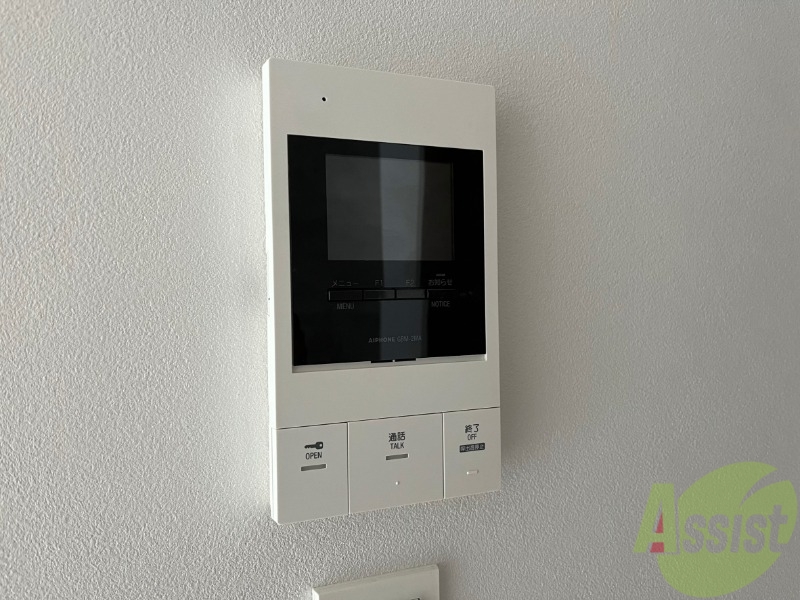 セキュリティ　モニタ付インターホンです。セキュリティ面も安心ですね！