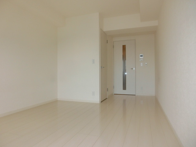 その他部屋・スペース　白を基調とした洋室で心もハッピーに。