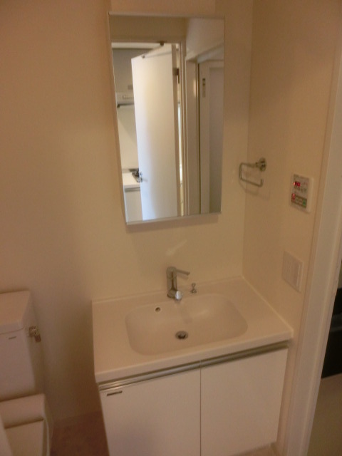 洗面設備　洗面台がお洒落だと身だしなみもお洒落になりますね。