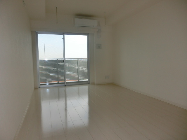 居室・リビング　白基調でテンション上がります！