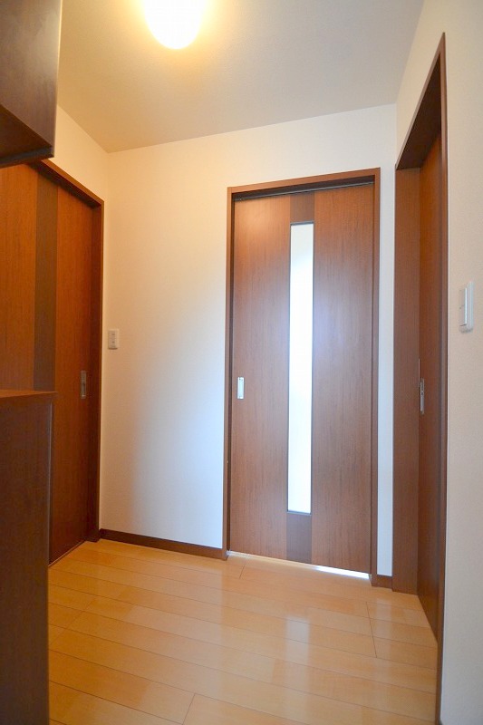 玄関　お問合せはシティホーム海田センター　082-821-2227