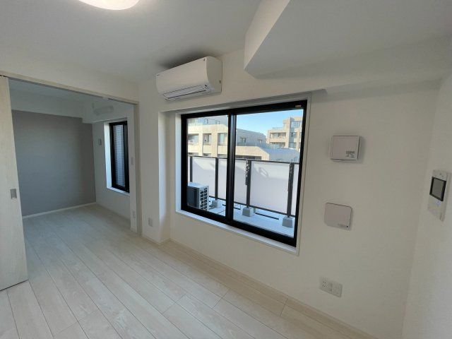 居室・リビング　別号室参考写真