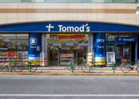 ドラックストア　Tomos(トモズ) 高田馬場店（ドラッグストア）まで295m
