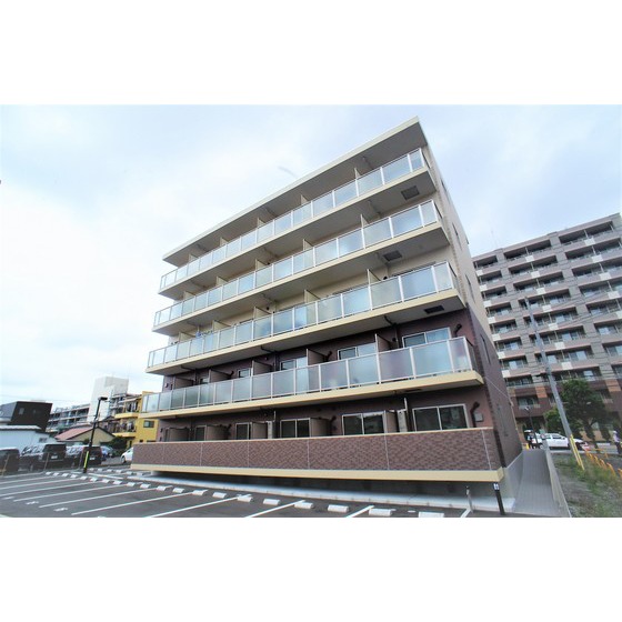 建物外観　２０１８年完成の築浅オートロックマンションです