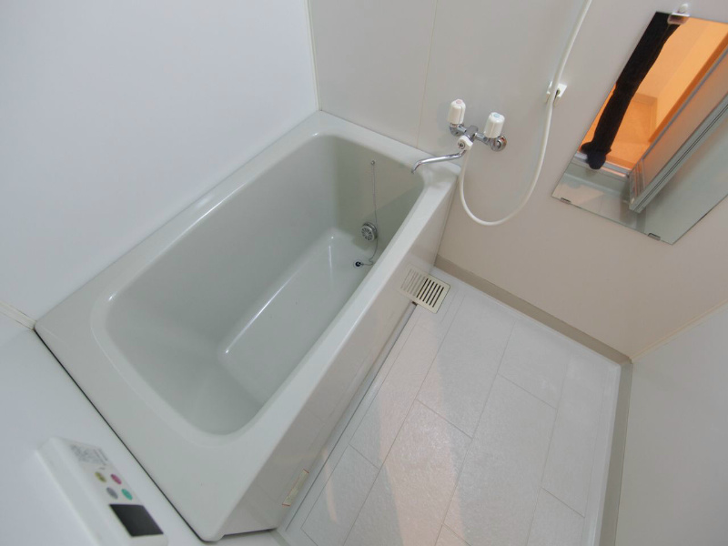 バス・シャワールーム　バスルーム　追焚き付