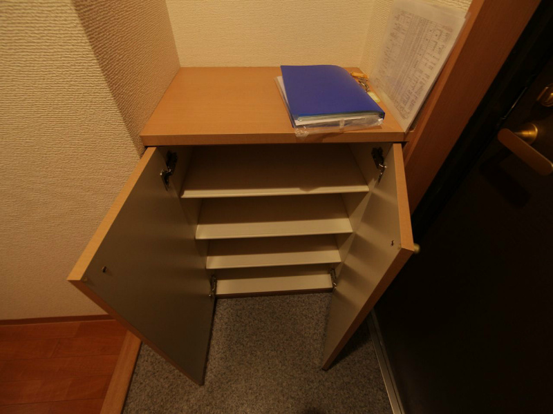 玄関　玄関　シューズボックス