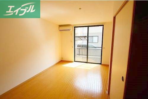 その他部屋・スペース　洋室８帖