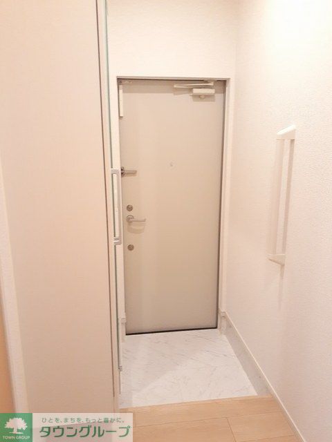 玄関　※コンテIIIシリーズ　近似タイプ間取り設備施工例　現況優先