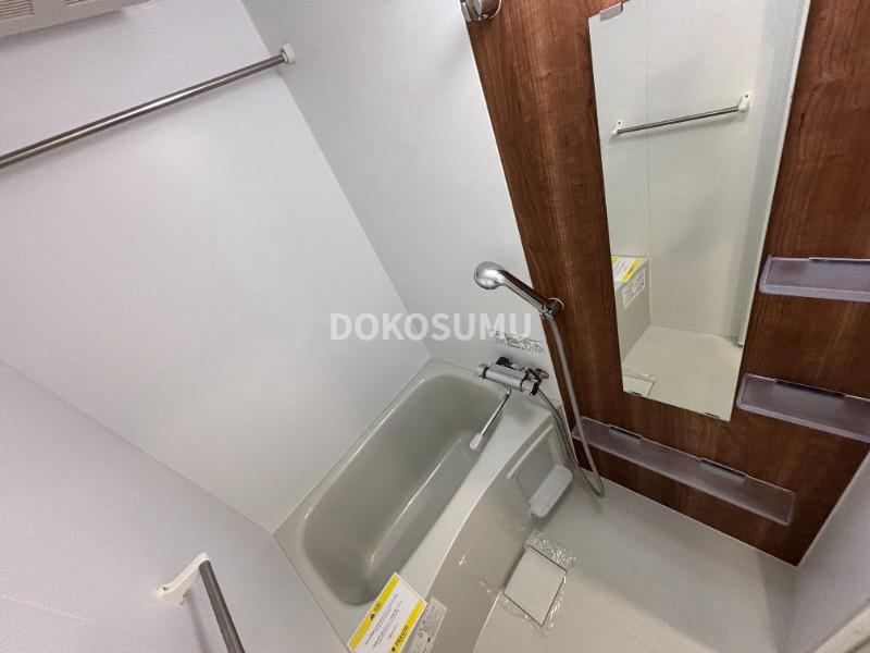 バス・シャワールーム　一日の疲れをやさしく癒やす、清潔感あふれるリラックスバス。