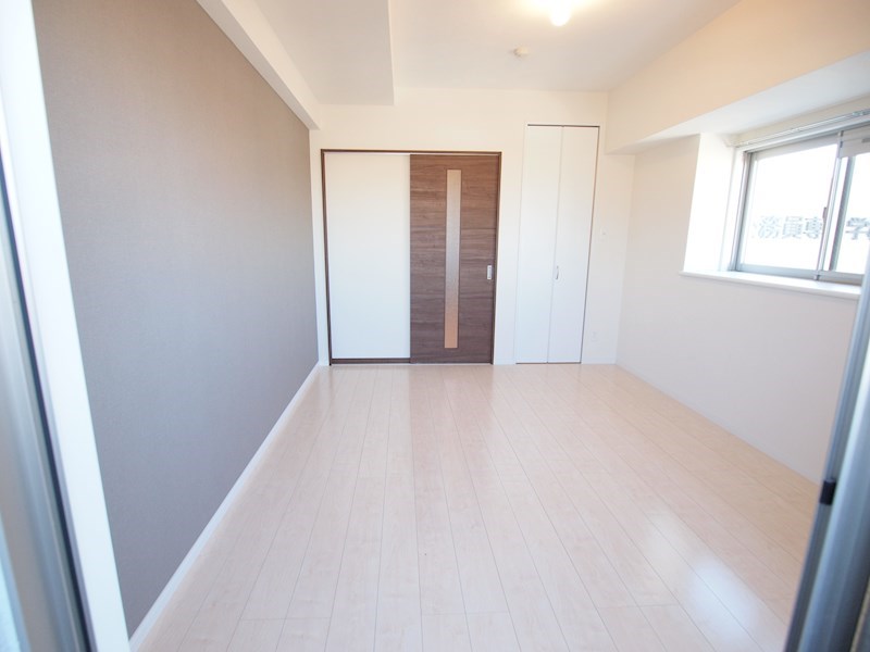 居室・リビング　約8帖の洋室です。