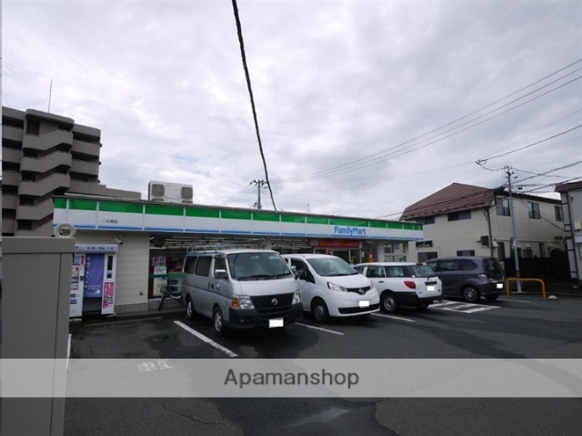 コンビニ　ファミリーマート二の森店（コンビニ）まで36m