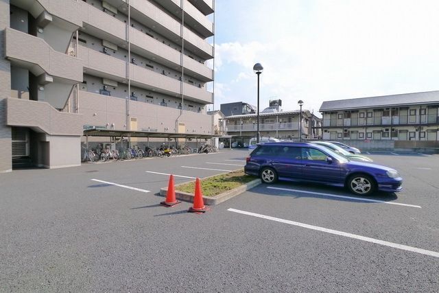 駐車場　駐車場