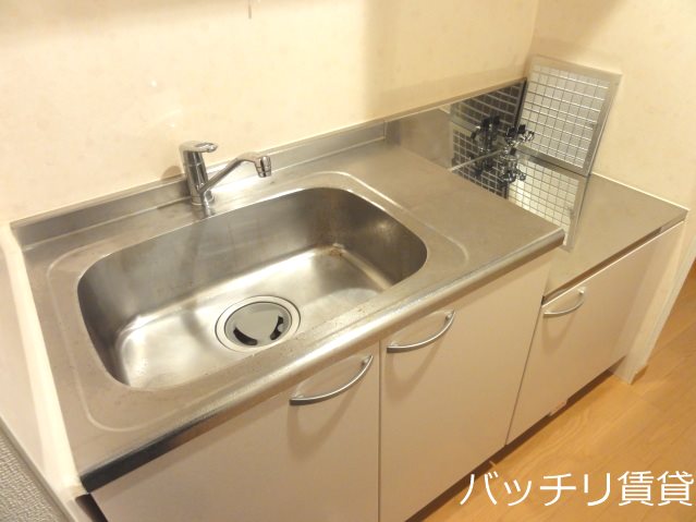 キッチン　類似写真使用のため、現状優先。