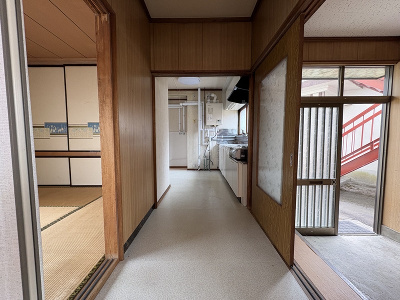 高田アパートの玄関写真