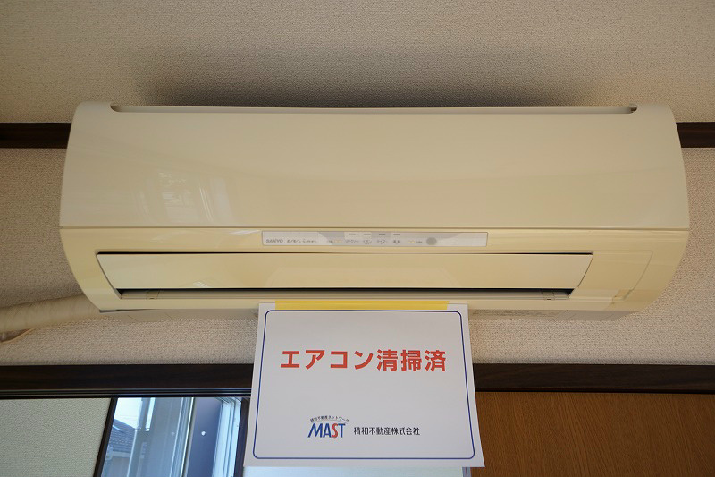 その他設備　洋室にはエアコンが備え付けでございます♪