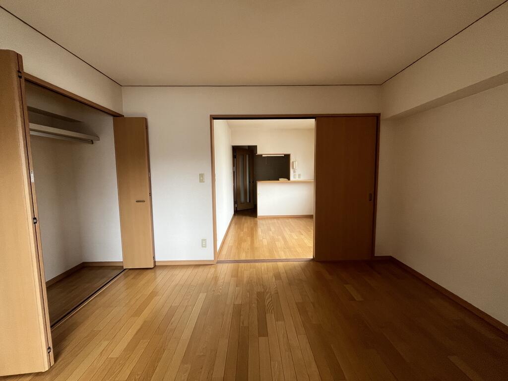 居室・リビング　別部屋タイプの写真です。
