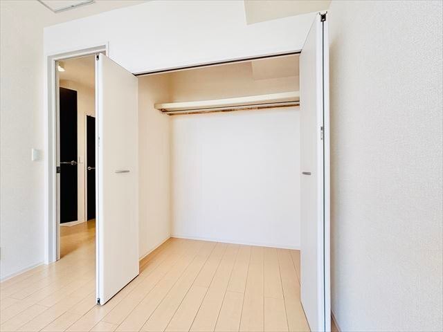 収納　同一建物内２０３号室内装写真転載