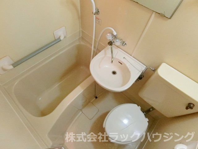 バス・シャワールーム　間取りは現況優先。