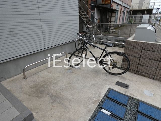 駐車場　敷地内駐輪スペースです
