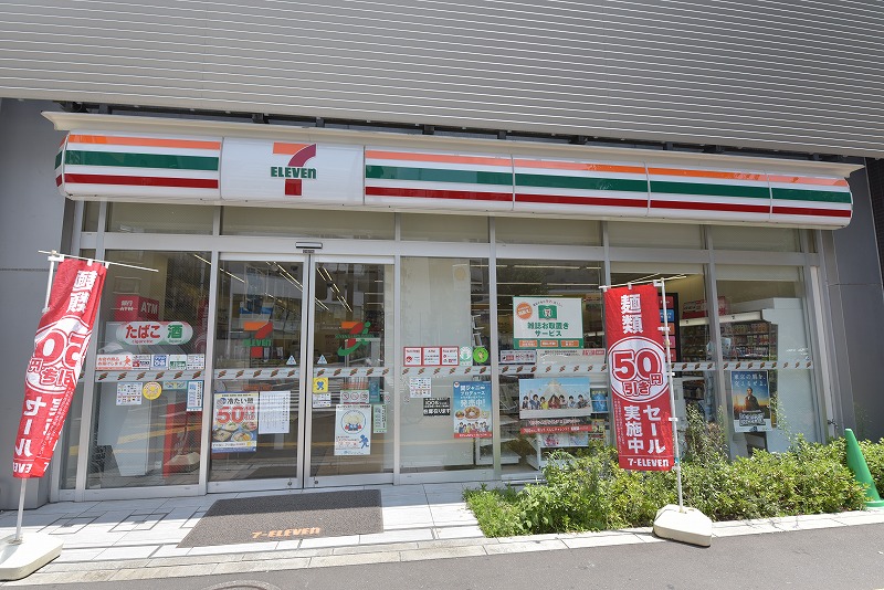 コンビニ　セブンイレブン 本郷三丁目駅前店（コンビニ）まで211m