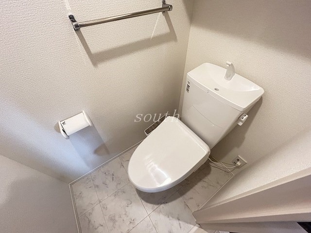 トイレ　ウォシュレット付きのトイレ