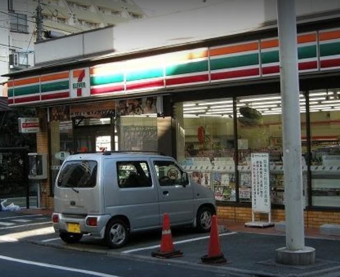 コンビニ　セブンイレブン 新宿6丁目店（コンビニ）まで175m