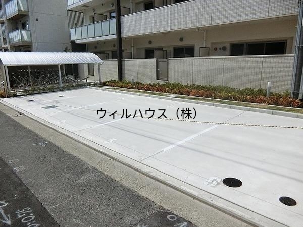 駐車場　敷地内駐車場！