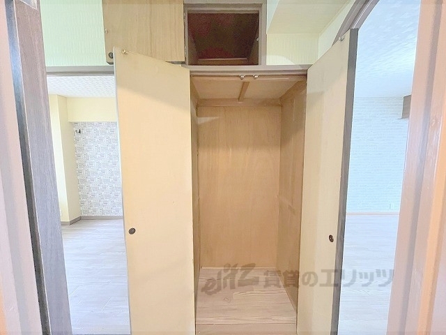 収納　廊下