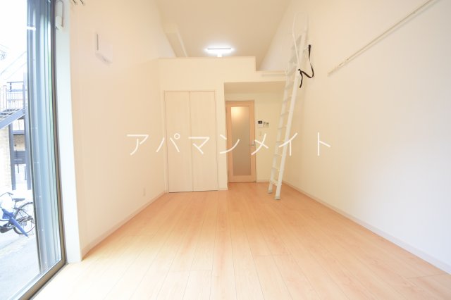 居室・リビング　ゆったり過ごせる居間です