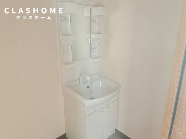 洗面設備　同物件の別部屋になります。