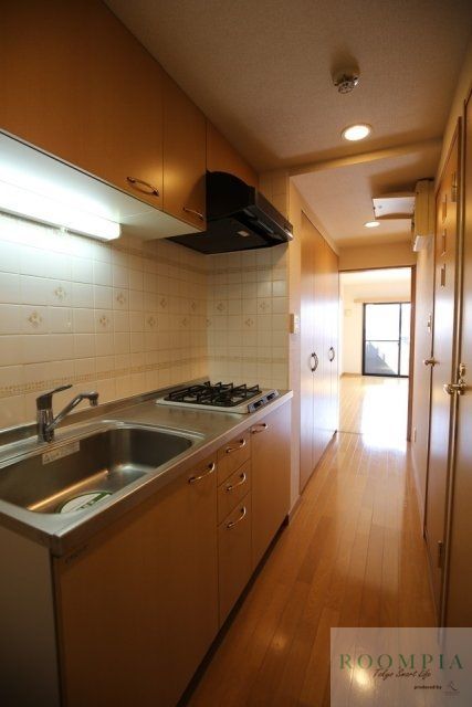 キッチン　※同タイプの別のお部屋です。