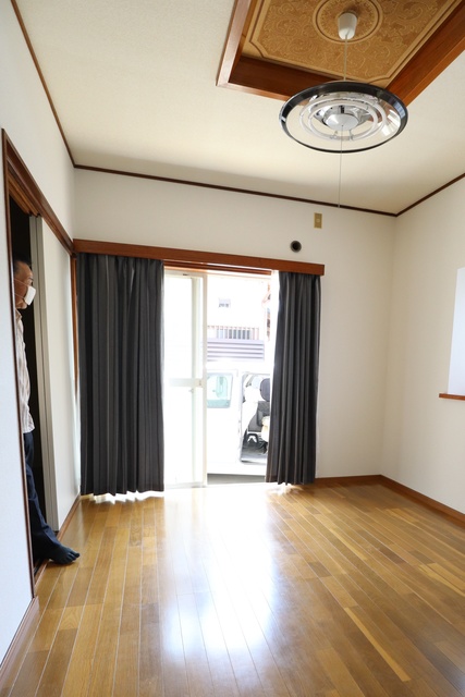 居室・リビング　日当たり良好です　　前回募集参考写真