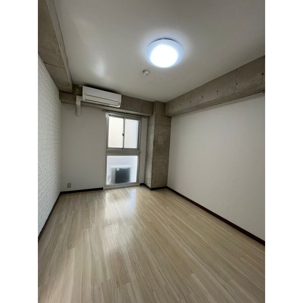 省エネ性能ラベル　エアコン付きです
