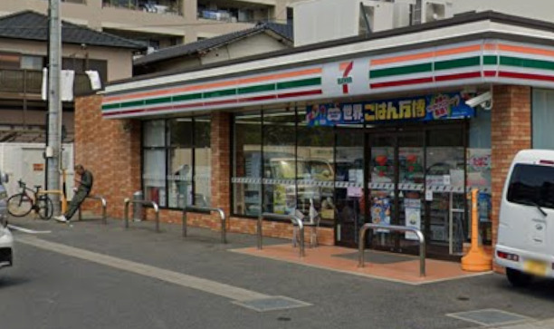 コンビニ　セブンイレブン 名古屋表山店（コンビニ）まで736m