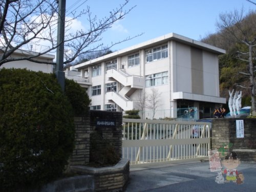 小学校　岡山市立津島小学校（小学校）まで808m