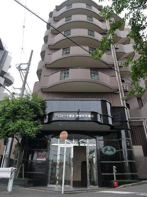 建物外観　オートロック完備