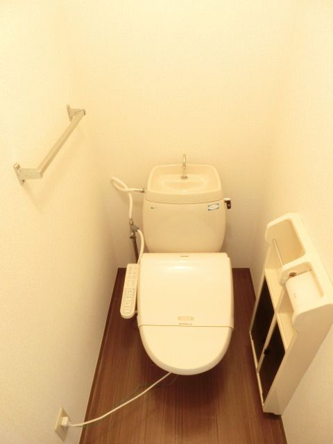 トイレ　もちろんバストイレ別！